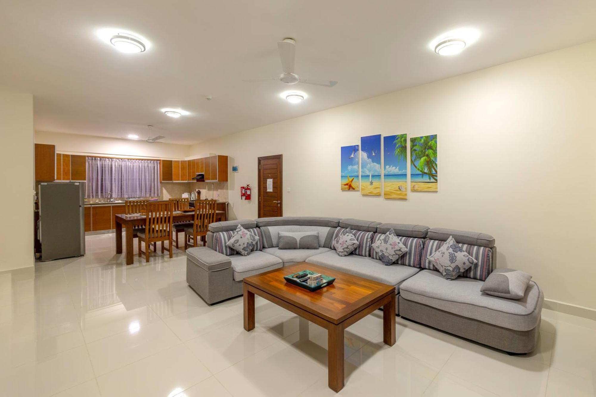 Sahaj Holiday Apartments Baie Sainte Anne Exterior photo