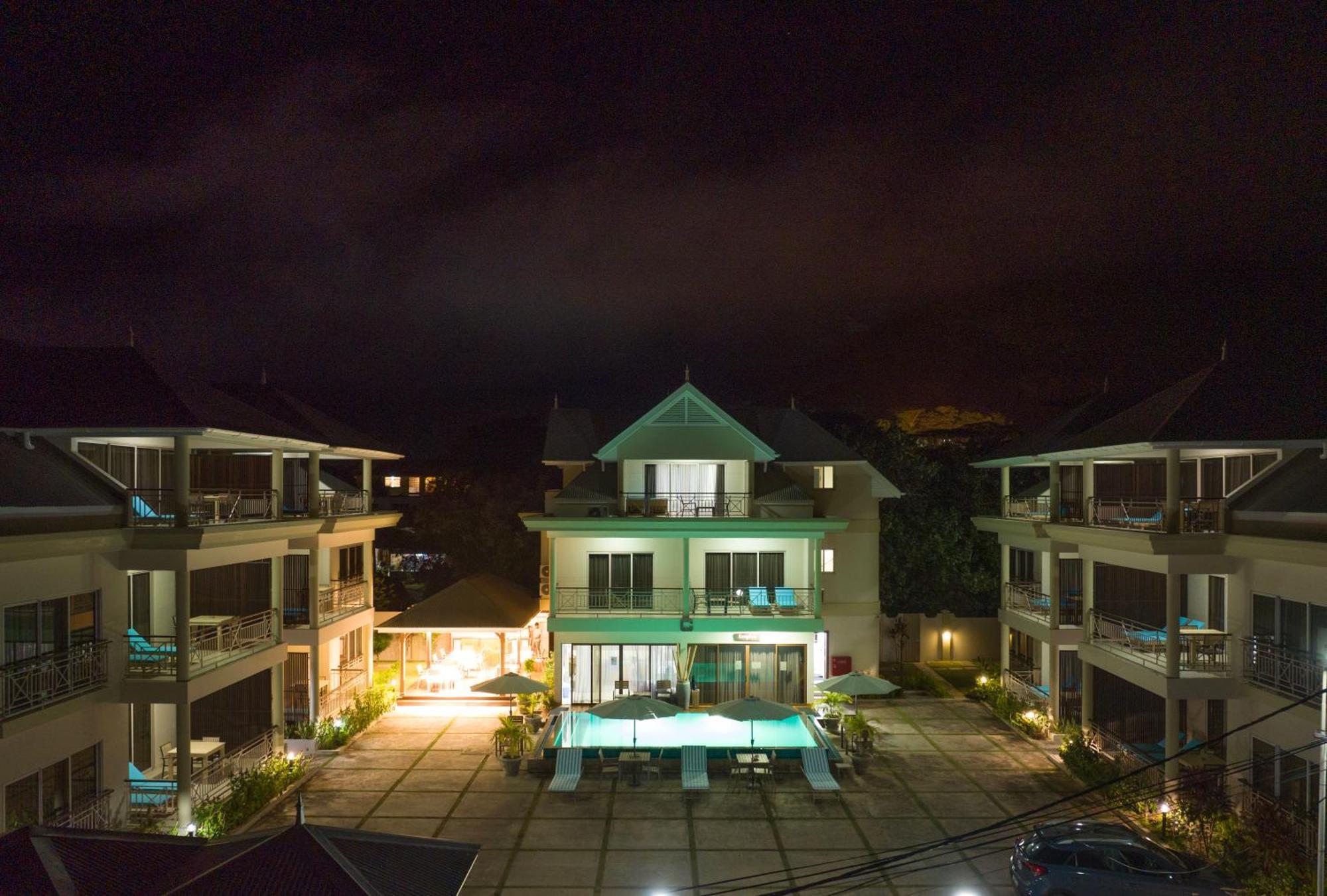 Sahaj Holiday Apartments Baie Sainte Anne Exterior photo