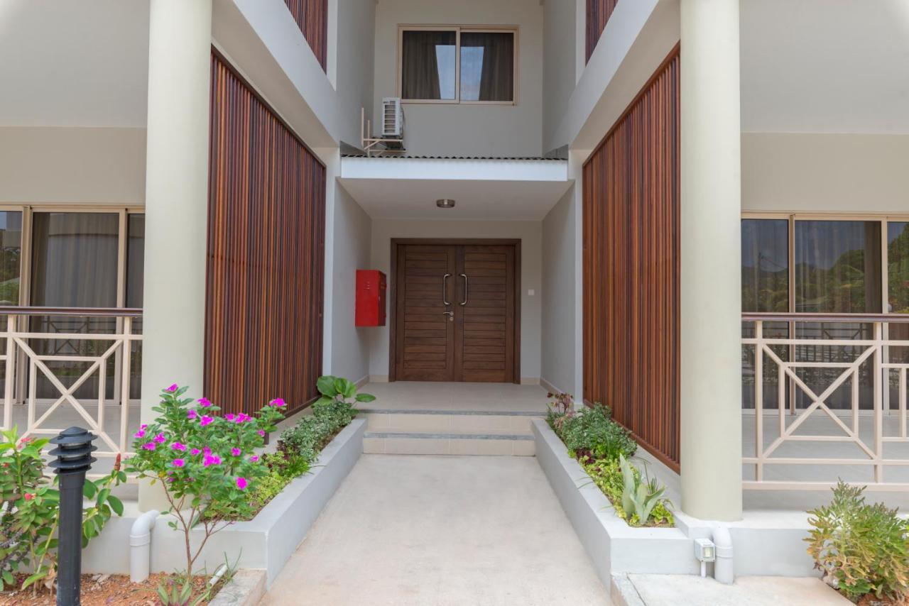 Sahaj Holiday Apartments Baie Sainte Anne Exterior photo